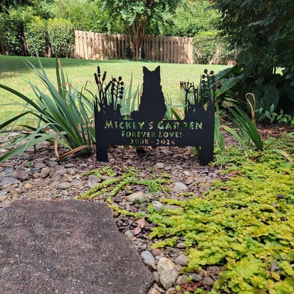Personalized Memorial Metal Garden Stake,Custom Maltipoo Loss Tribute,Dog Sympathy Gift,Thoughtful Pet Loss Gifts,Graveside Ornament Grave Marker for Cemetery Decoration.