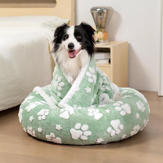 Yaning Donut Dog Beds for Medium Dogs, Calming Round Cat Beds for Indoor Cats, Cute 3D Textured Paw Pet Bed with Removable Washable Cover and Anti-Slip Bottom（Green，30"）