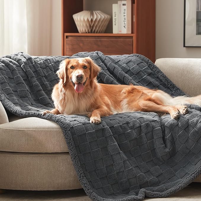 GASUR Waterproof Dog Blankets for Medium Small Dogs, Dog Blanket for Couch Bed, Fleece Pet Blanket for Furniture Sofa Protector, Soft Pet Throw Blankets for Crate Car Outdoor, Washable, 30"x40",Grey